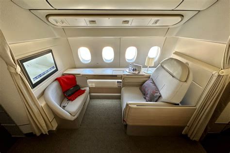Review: Air France La Premiere first class on the Boeing 777 .